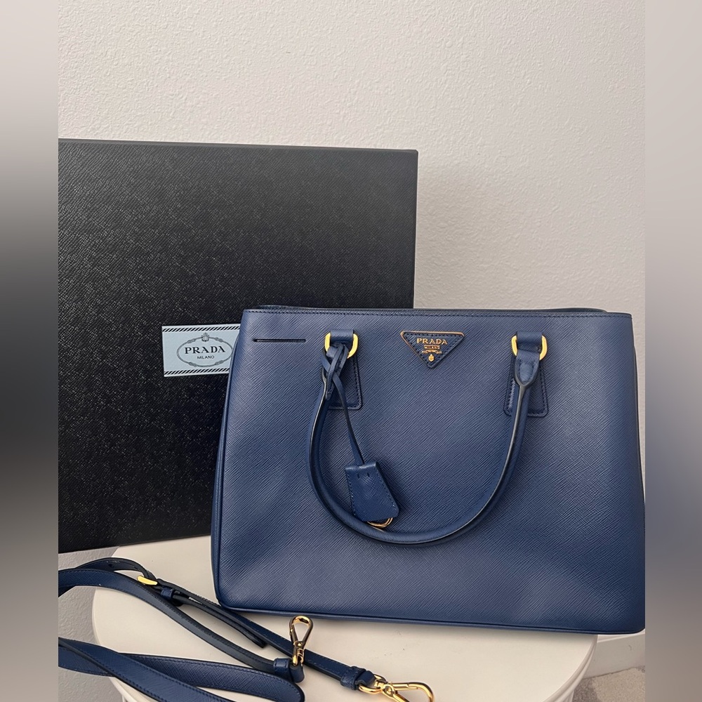 PRADA Saffiano Lux Medium Tote